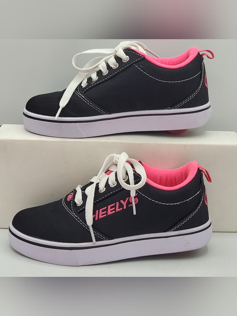 Heelys Removeable Skate Shoes Size 4 In Kids, 5 In Womens